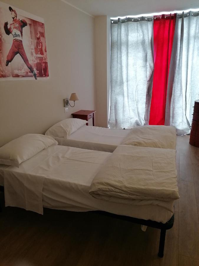 Hotel Ferrari Formula 1 Orio al Serio Exterior foto